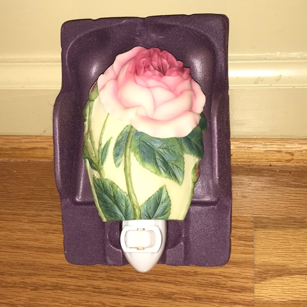 NWB Flowers of Light Bearded Iris Nightlight - Picture 2 of 4